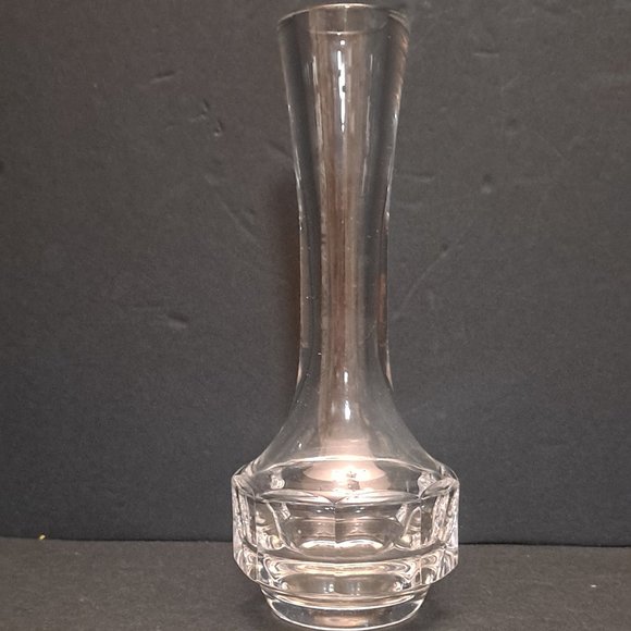 LEAD CRYSTAL BUD VASE - Picture 1 of 7